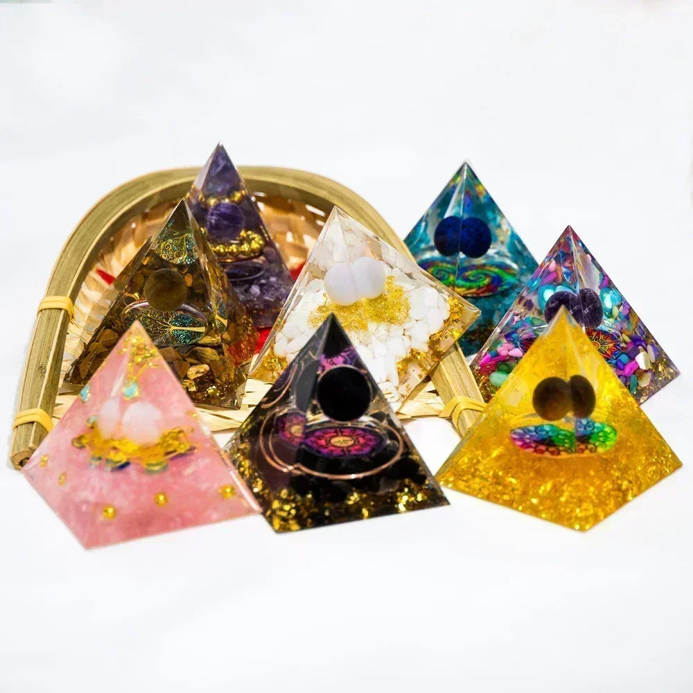 Natural Crystal Energy Generator Pyramid Peridot Amethyst Reiki Healing Chakra Resin Pyramid Egyptian Decor Room Decoration 1pc